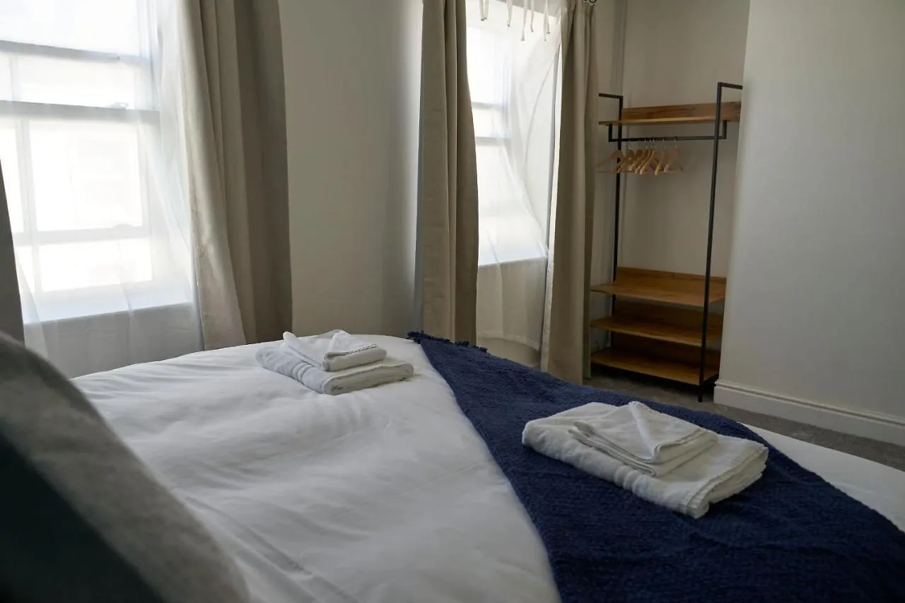 K Suites - Wellington Street 2 Gloucester 0*,  United Kingdom
