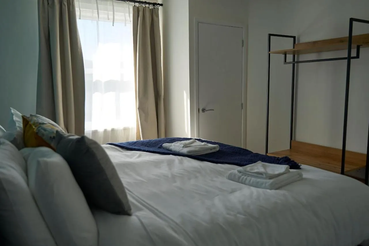 K Suites - Wellington Street 2 Gloucester Apartment